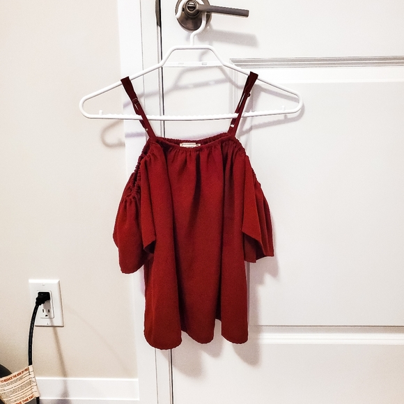 ABERCROMBIE Off Shoulder with Adjustable Straps - Picture 3 of 3